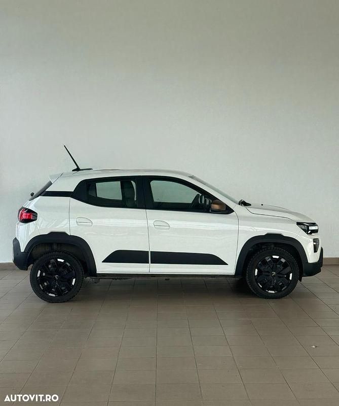 Second-hand Dacia Spring 47 kW (65 CP) 2024 Culoarealb Hatchback