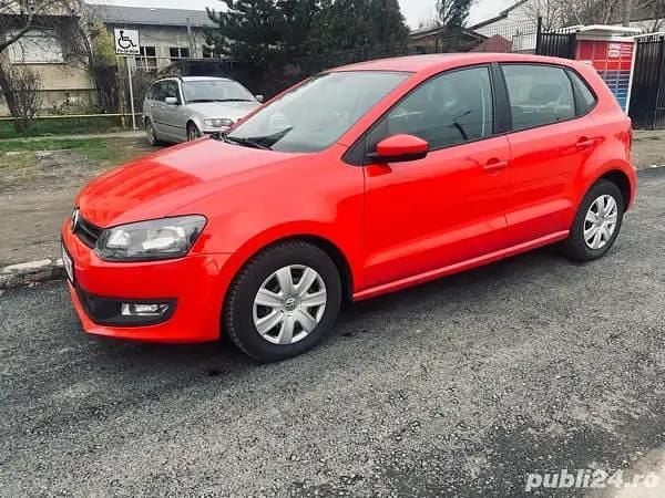 Rosu Second-hand 2010 VW Polo Hatchback | 3.900 EUR (Preț OK) - Imagine 1/4
