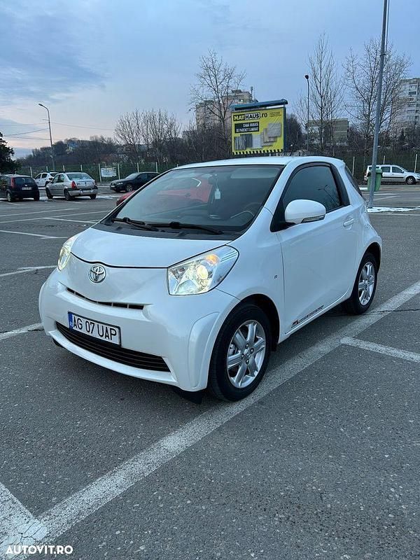 Culoarealb Utilizat 2010 Toyota iQ Hatchback | 3.600 EUR - Imagine 1/4