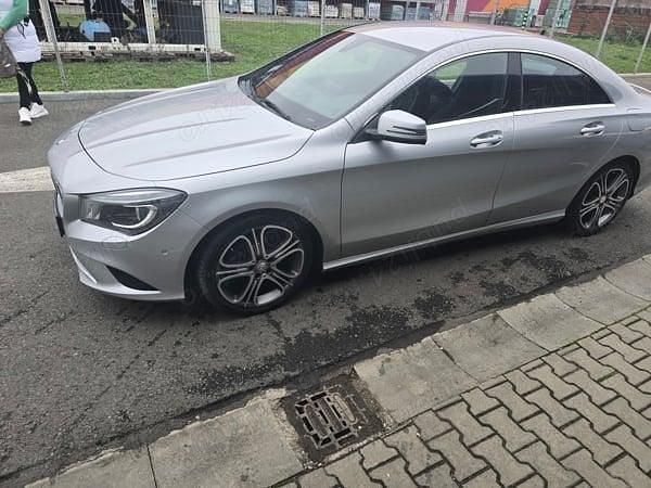 Argintiu Utilizat 2016 Mercedes CLA180 Berlinǎ | 15.200 EUR (Preț bun) - Imagine 1/4