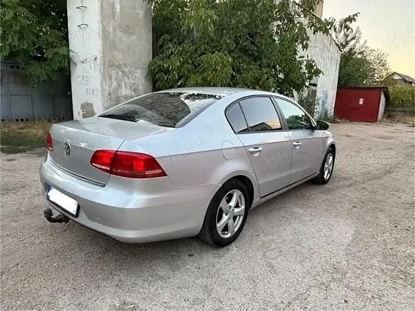 Second-hand VW Passat 105 CP (77 kW) 2011 Gri Berlinǎ