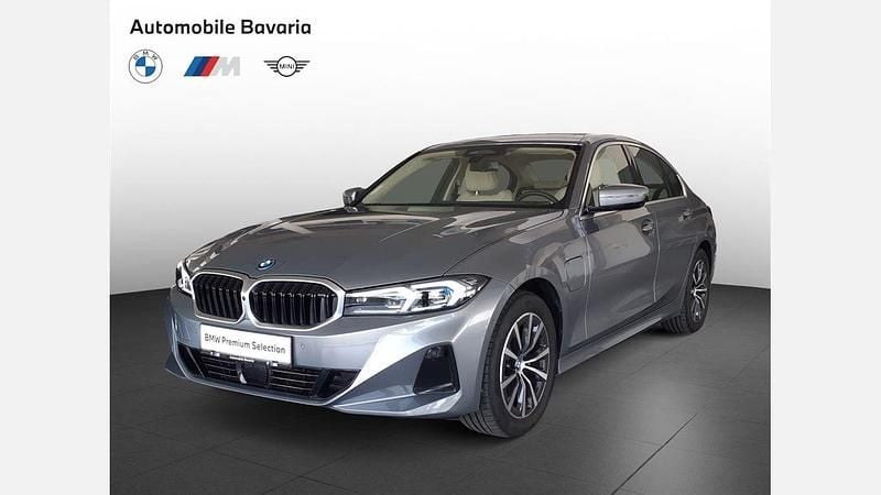 Skyscraper grey metallic metalizat Utilizat 2024 BMW 330e Comfort Edition Berlinǎ | 48.013 EUR (Scump) - Imagine 1/4