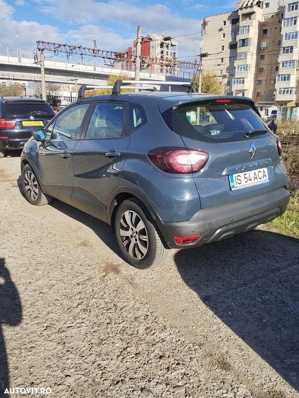 Culoarealbastru Utilizat 2019 Renault Captur Life SUV | 12.600 EUR (Preț OK) - Imagine 1/4
