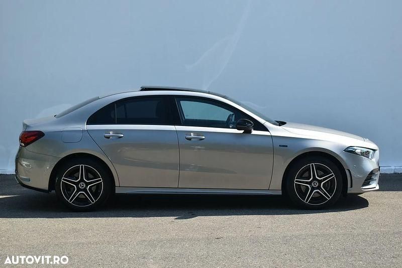 Second-hand Mercedes A250 218 CP (160 kW) 2020 Culoarebej Berlinǎ