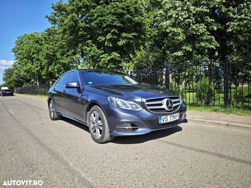 Gri Utilizat 2014 Mercedes E400 Avantgarde Berlinǎ | 17.500 EUR - Imagine 1/4