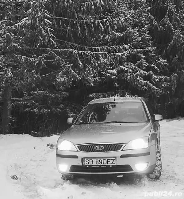 Gri Second-hand 2004 Ford Mondeo Hatchback | 1.400 EUR (Puțin scump) - Imagine 1/4