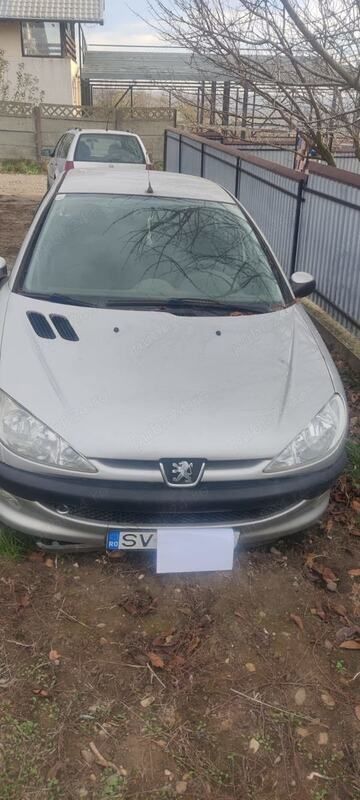 Utilizat 2006 Peugeot 206 Hatchback | 900 EUR - Imagine 1/4