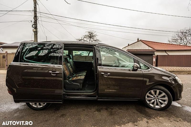 Second-hand VW Sharan Highline 177 CP (130 kW) 2014 Culoaremaro Monovolum