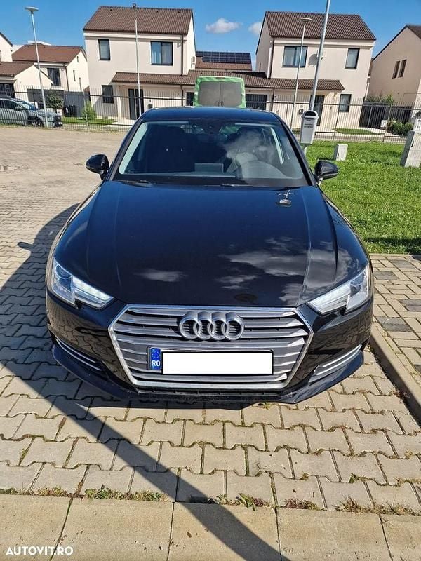 Culoarenegru Utilizat 2018 Audi A4 Berlinǎ | 19.990 EUR (Preț OK) - Imagine 1/4