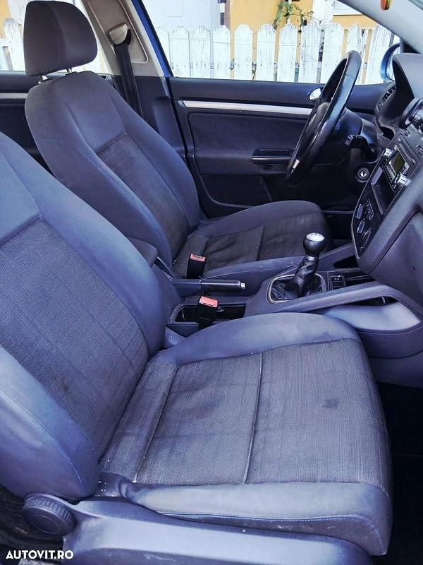 Second-hand VW Golf V Trendline 80 CP (58 kW) 2007 Culoarealbastru