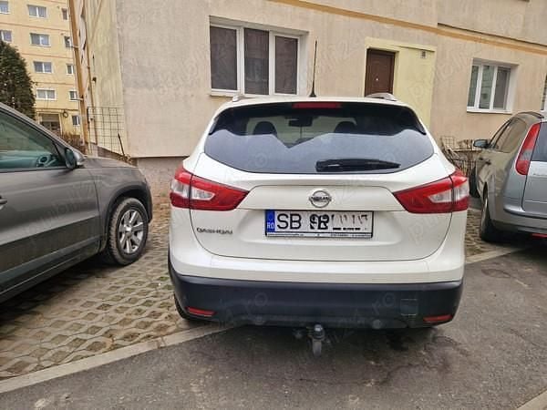 Second-hand Nissan Qashqai 114 CP (83 kW) 2015 Alb SUV
