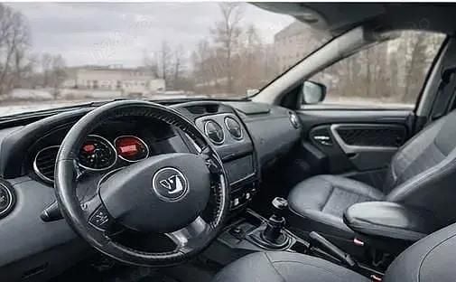 Second-hand Dacia Duster Lauréate 125 CP (91 kW) 2014 Gri SUV