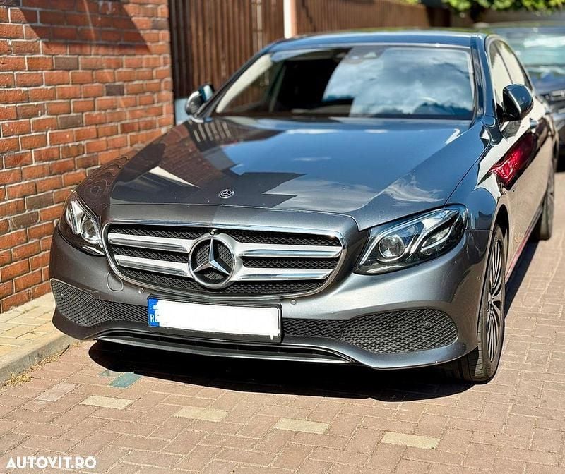 Gri Utilizat 2017 Mercedes E350 Avantgarde Berlinǎ | 26.000 EUR - Imagine 1/4