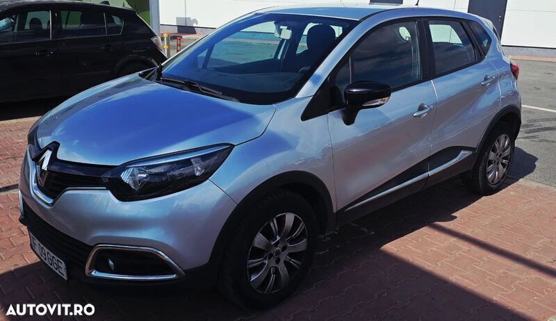 Gri Utilizat 2016 Renault Captur Zen SUV | 8.300 EUR (Preț bun) - Imagine 1/4