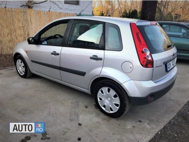 Second-hand Ford Fiesta 80 CP (58 kW) 2007 Gri Hatchback