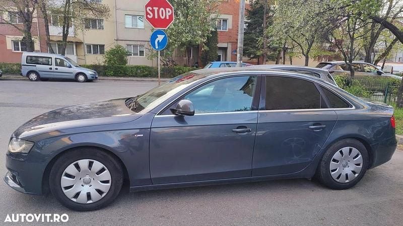 Gri Utilizat 2009 Audi A4 Berlinǎ | 6.400 EUR (Preț OK) - Imagine 1/4