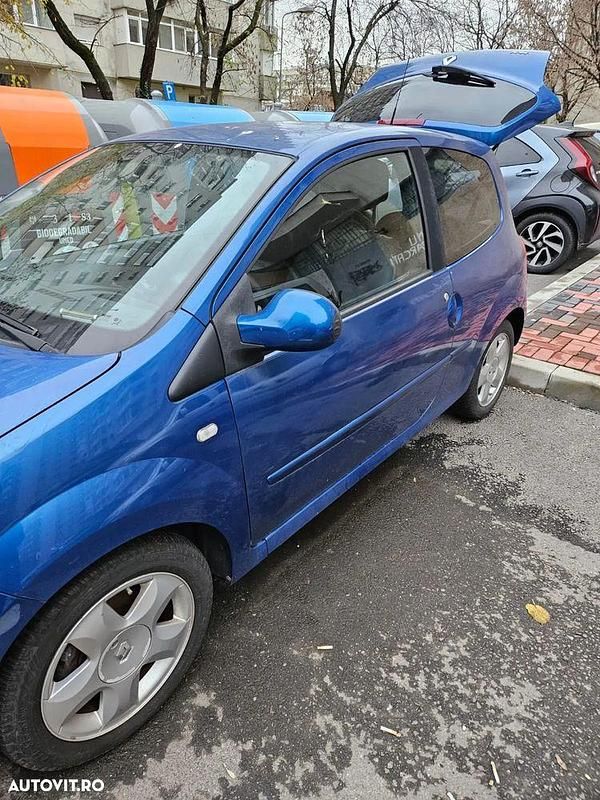 Second-hand Renault Twingo 75 CP (55 kW) 2009 Culoarealbastru Hatchback