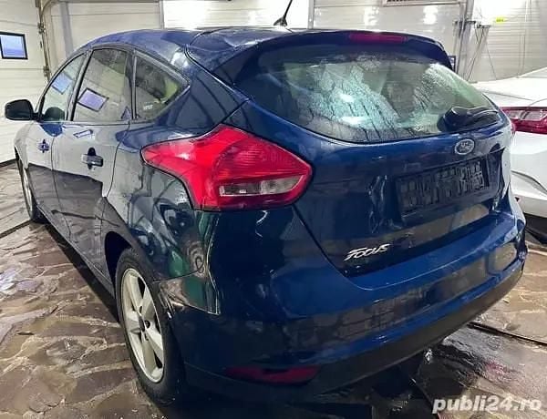Second-hand Ford Focus 120 CP (88 kW) 2017 Albastru Hatchback