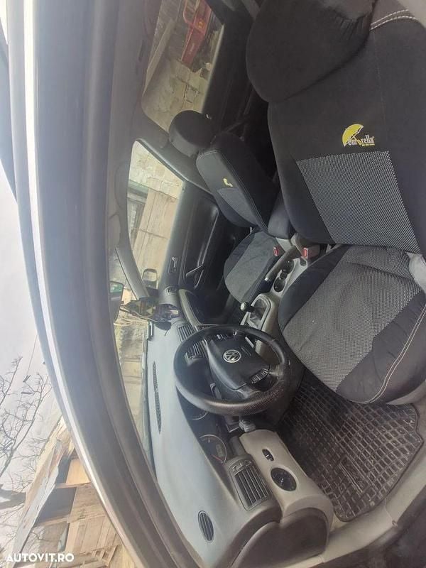 Second-hand VW Passat Basis 100 CP (73 kW) 2001 Culoarenegru Break