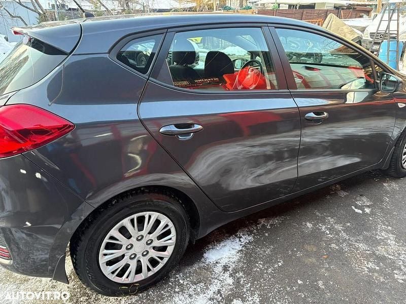 Second-hand Kia Ceed Best 100 CP (73 kW) 2017 Culoaregri Hatchback