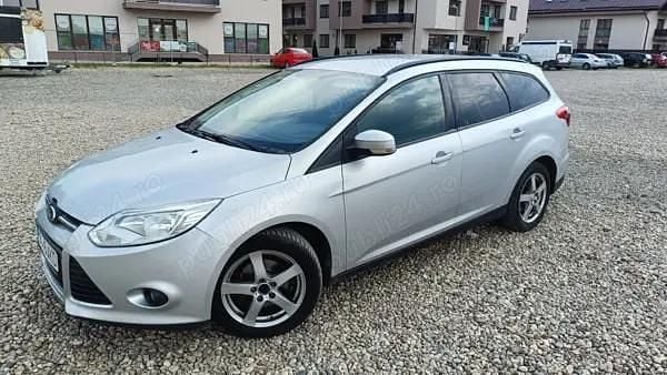 Argintiu Utilizat 2013 Ford Focus Break | 2.800 EUR (Preț bun) - Imagine 1/4