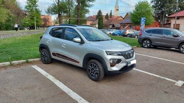 Second-hand Dacia Spring Comfort Plus 33 kW (45 CP) 2021 Argintiu Hatchback