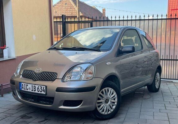 Maro Utilizat 2006 Toyota Yaris Hatchback | 1.800 EUR - Imagine 1/4