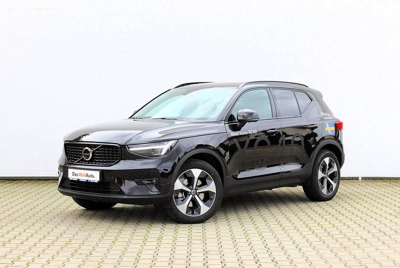 Negru metalic Nouă 2026 Volvo XC40 Plus SUV | 45.375 EUR - Imagine 1/4