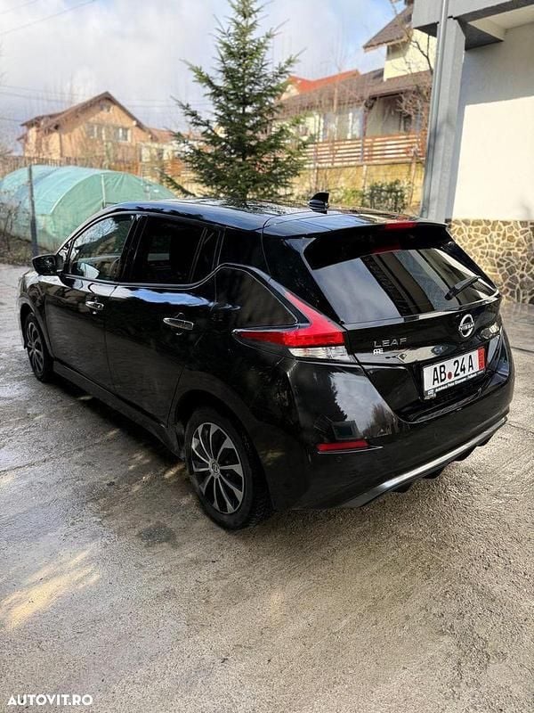 Second-hand Nissan Leaf N-Connecta 159 kW (217 CP) 2023 Culoarenegru Hatchback