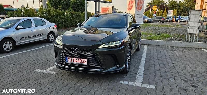 Culoareverde Utilizat 2024 Lexus RX350h Luxury Line SUV | 75.977 EUR - Imagine 1/4