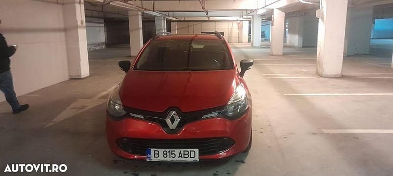 Second-hand Renault Clio GrandTour Life 73 CP (53 kW) 2015 Culoarerosu Break