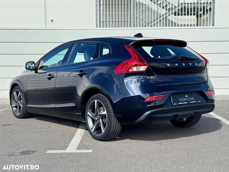 Second-hand Volvo V40 Linje You! 120 CP (88 kW) 2016 Culoarealbastru Break