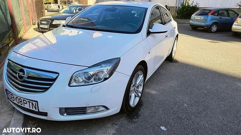 Culoarealb Utilizat 2012 Opel Insignia Business Innovation Berlinǎ | 5.000 EUR (Preț OK) - Imagine 1/4