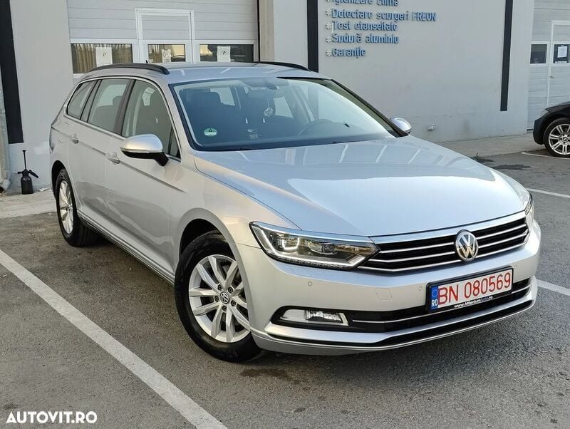 Argint Utilizat 2015 VW Passat Comfortline Break | 11.000 EUR (Preț bun) - Imagine 1/4