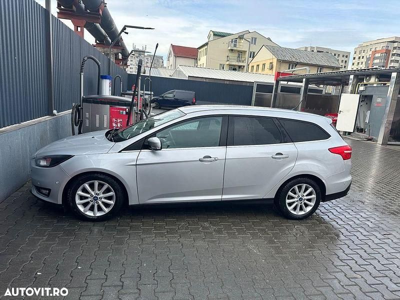 Second-hand Ford Focus Titanium 120 CP (88 kW) 2017 Culoaregri