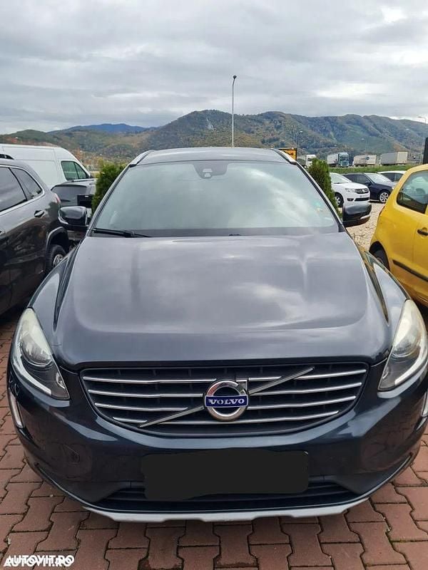 Culoarenegru Utilizat 2017 Volvo XC60 SUV | 13.800 EUR (Super Preț) - Imagine 1/4