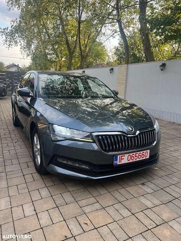 Culoaregri Utilizat 2021 Skoda Superb Ambition Berlinǎ | 19.400 EUR (Preț bun) - Imagine 1/4