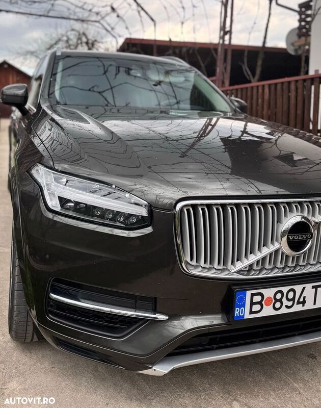 Gri Utilizat 2017 Volvo XC90 Inscription SUV | 27.900 EUR (Scump) - Imagine 1/4
