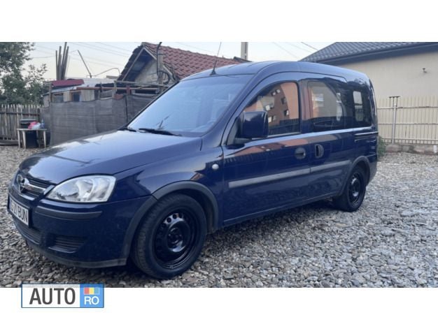 Albastru Utilizat 2003 Opel Combo Monovolum | 2.000 EUR - Imagine 1/4