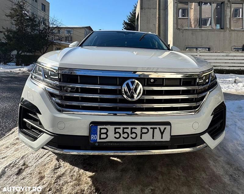 Second-hand VW Touareg Style 286 CP (210 kW) 2018 Culoarealb SUV