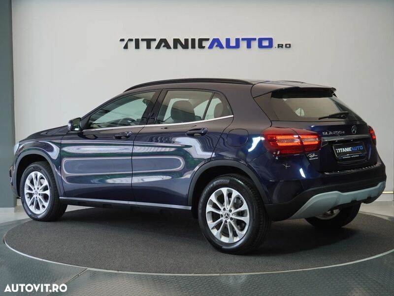 Second-hand Mercedes GLA200 Style 136 CP (100 kW) 2019 Albastru SUV