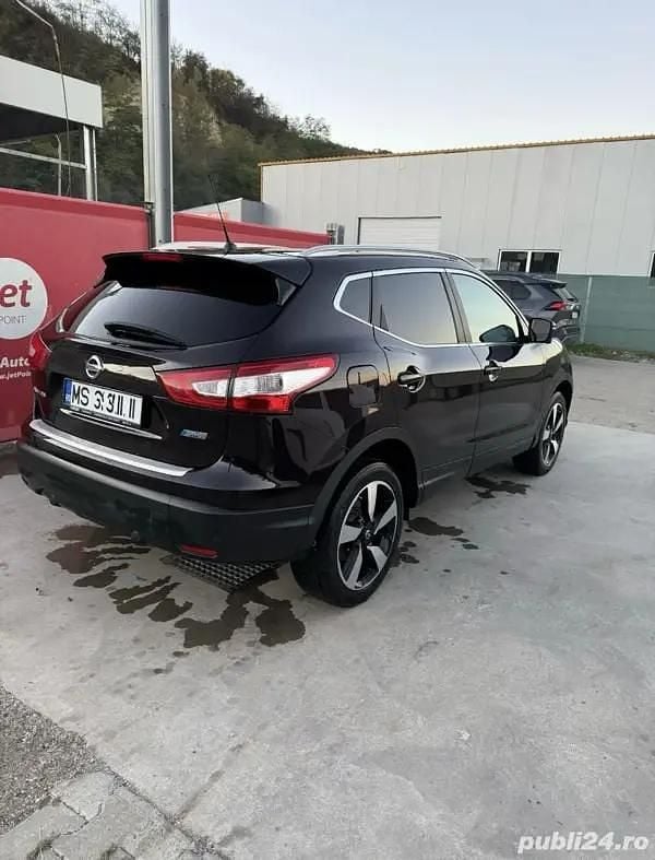 Second-hand Nissan Qashqai 360º 130 CP (95 kW) 2014 Violet SUV