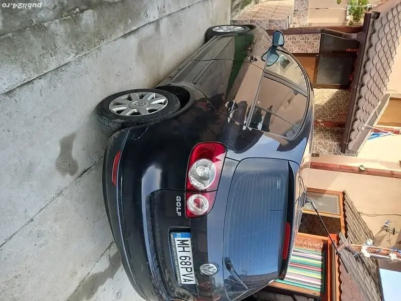 Utilizat 2006 VW Golf V Hatchback | 2.200 EUR (Preț bun) - Imagine 1/4