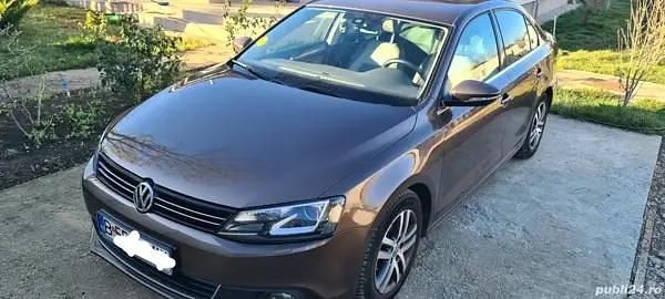 Maro Utilizat 2014 VW Jetta Berlinǎ | 8.900 EUR (Preț OK) - Imagine 1/4