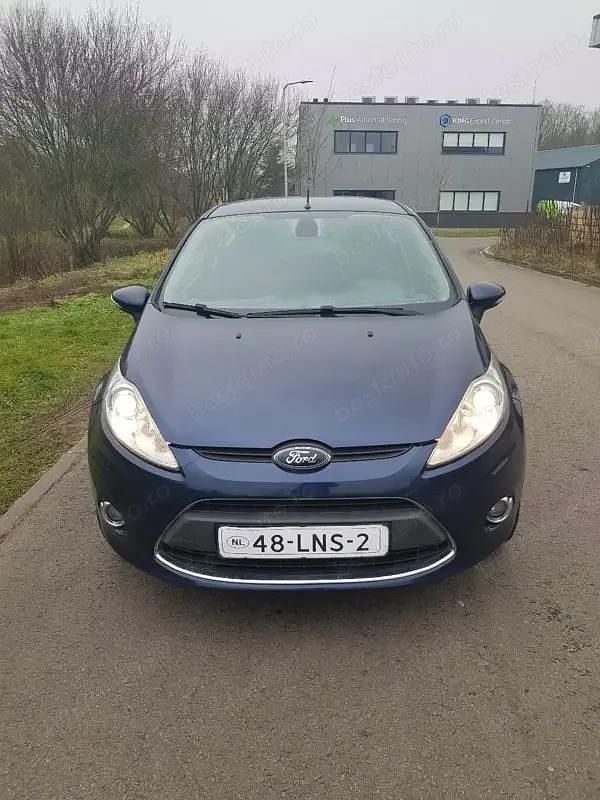 Second-hand 2010 Ford Fiesta Titanium | 1.950 EUR (Preț bun) - Imagine 1/4