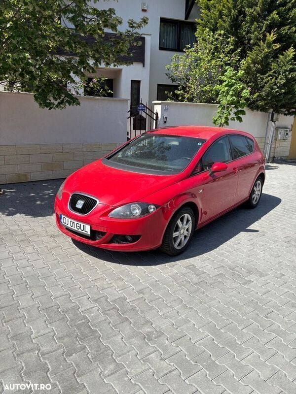 Rosu Utilizat 2008 Seat Leon Hatchback | 3.399 EUR (Preț OK) - Imagine 1/4