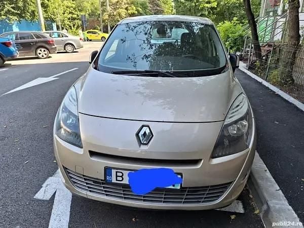 Utilizat 2011 Renault Grand Scénic III Monovolum | 3.800 EUR - Imagine 1/4