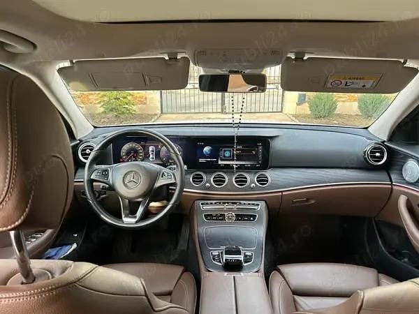 Utilizat 2018 Mercedes 220 Berlinǎ | 33.800 EUR - Imagine 1/4