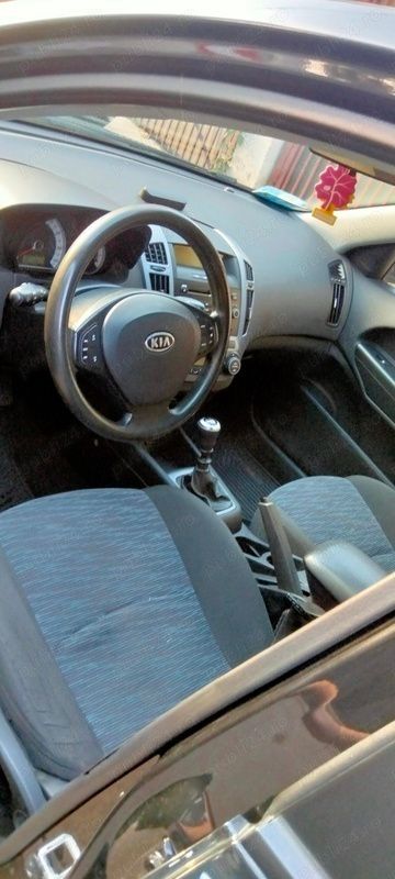 Utilizat 2008 Kia Ceed 2 Hatchback | 3.100 EUR (Scump) - Imagine 1/4