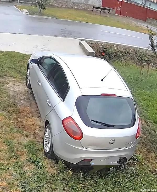 Utilizat 2009 Fiat Bravo Hatchback | 1.850 EUR (Preț bun) - Imagine 1/2